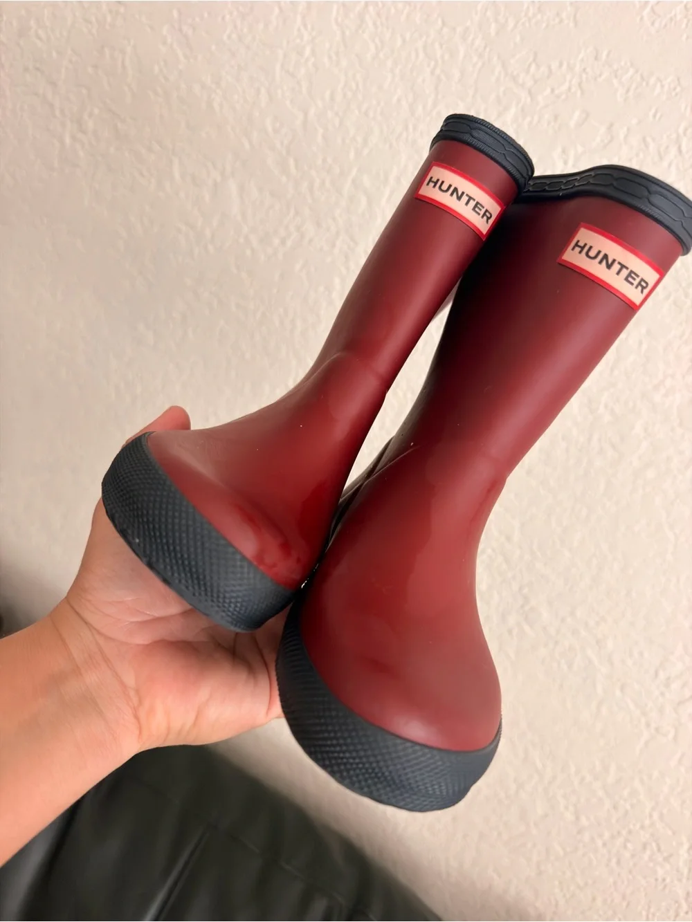 Hunter Kids Maroon Rain Boots with Navy Trim  Excellent condition size 9